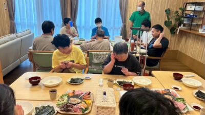 グループホームほのかの手巻き寿司パーティー