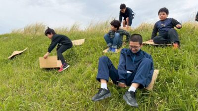 土手滑りとカフェ